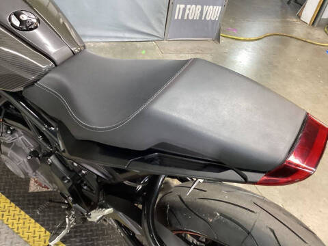 2022 Indian FTR S White Smoke