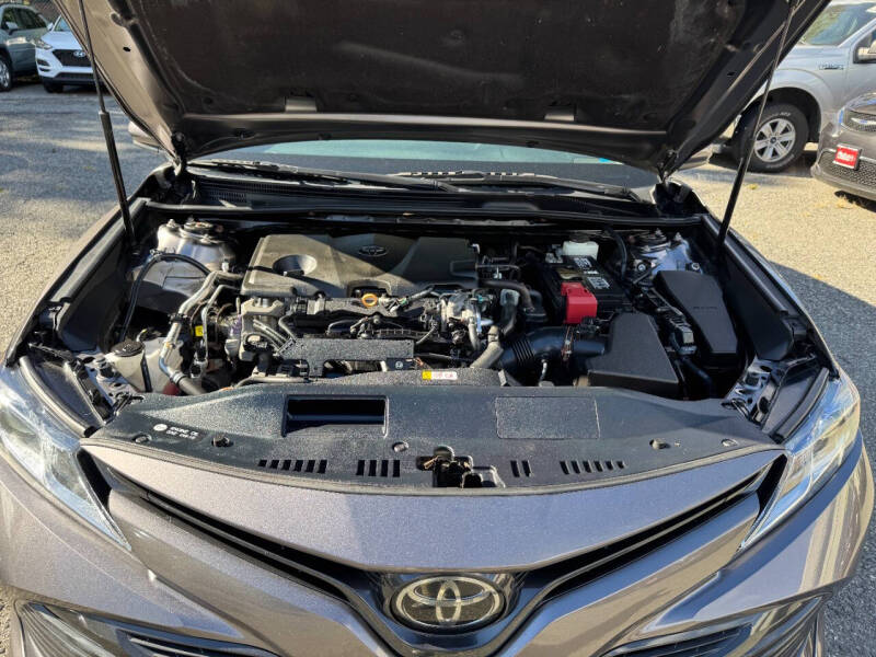 2018 Toyota Camry LE photo 19