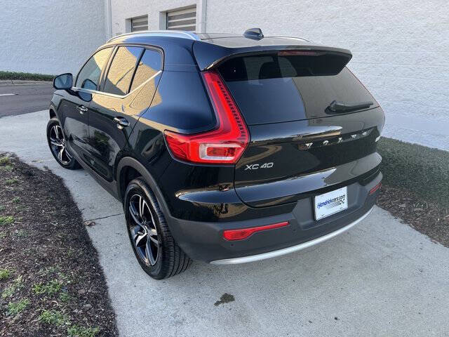 2025 Volvo XC40 B5 Core Bright Theme