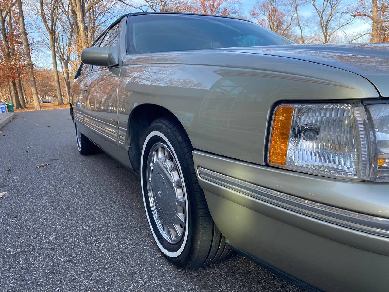 1997 Cadillac DeVille for sale at Vintage Motors USA in Roselle, NJ