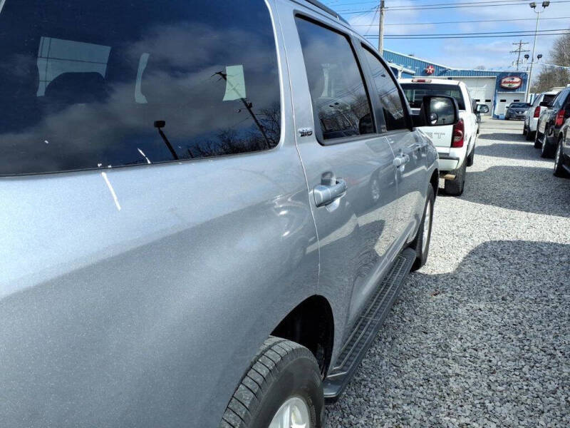 2017 Toyota Sequoia SR5