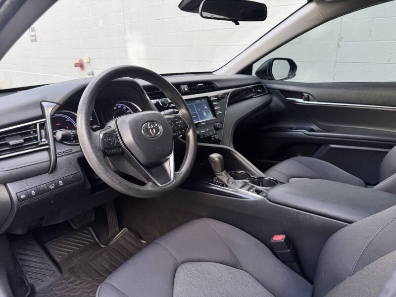 2020 Toyota Camry Hybrid LE