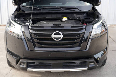 2023 Nissan Pathfinder SL