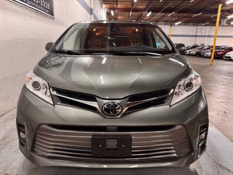2020 Toyota Sienna XLE 8-Passenger
