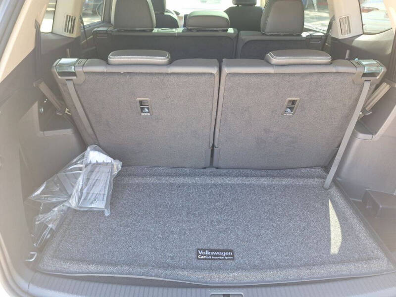 2025 Volkswagen Atlas SE