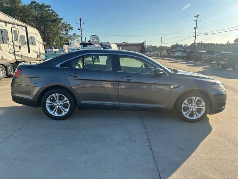 2016 Ford Taurus SE