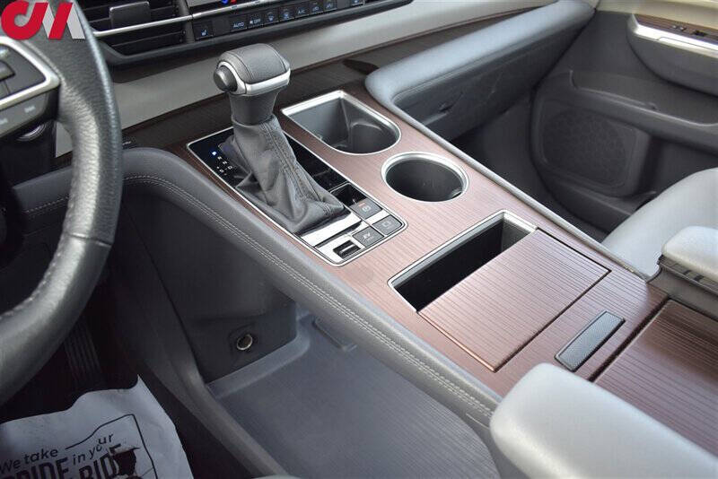 2024 Toyota Sienna XLE 8-Passenger