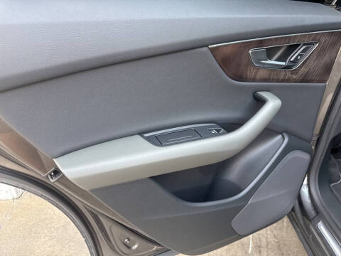 2019 Audi Q8 quattro Premium 55 TFSI