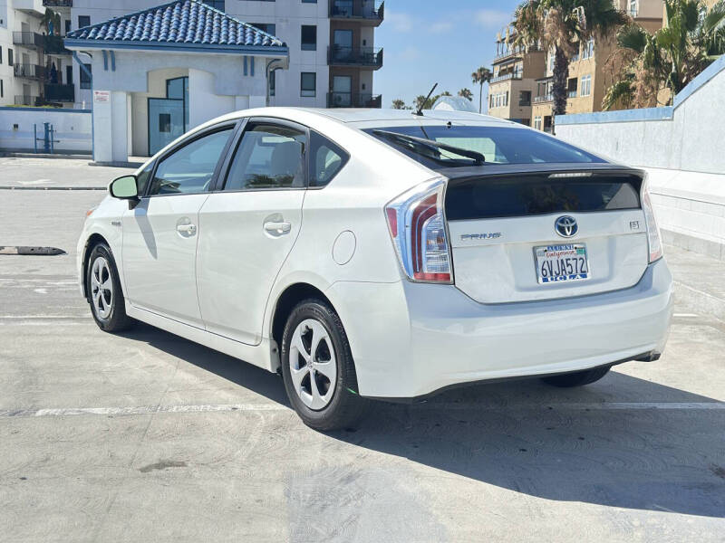 2012 Toyota Prius Two