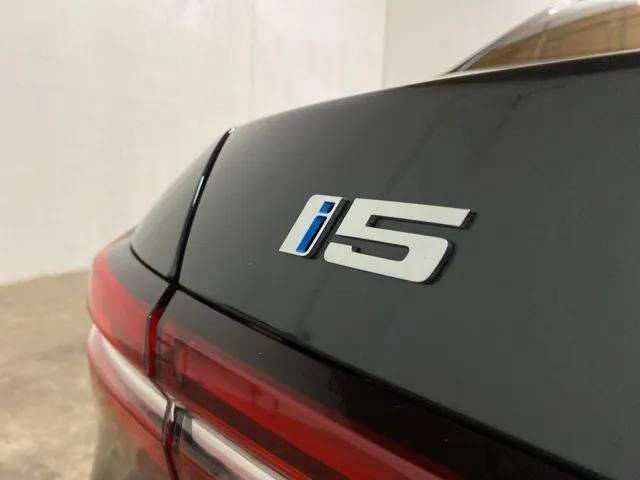 2025 BMW i5 eDrive40