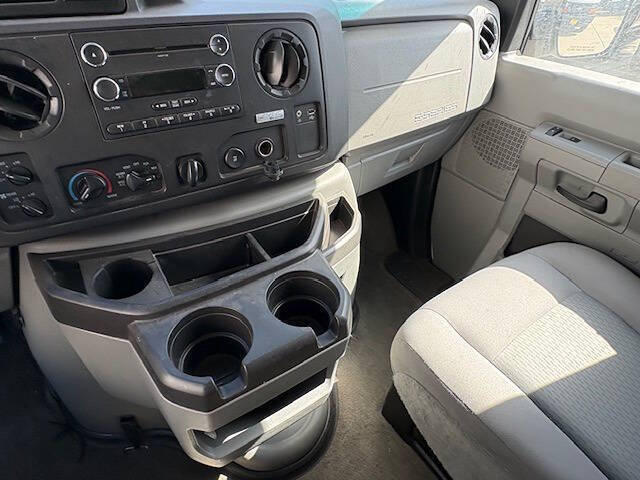 2014 Ford E-Series E-350 SD XLT