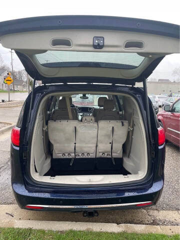 2017 Chrysler Pacifica Touring-L