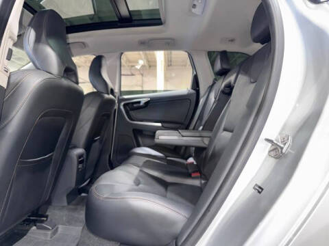 2017 Volvo XC60 T6 Dynamic