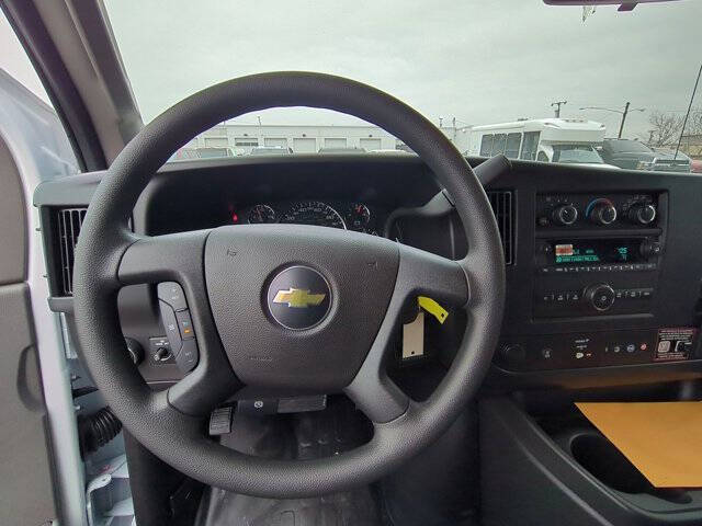 2025 Chevrolet Express 2500