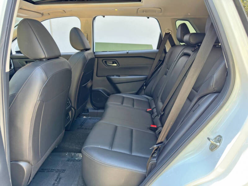 2024 Nissan Rogue SL