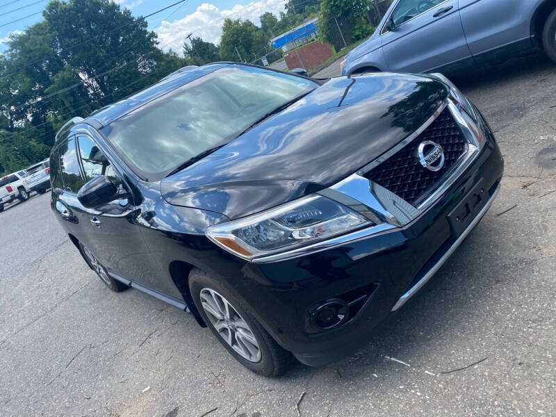 2014 Nissan Pathfinder for sale at Community Auto Sales in Gastonia NC