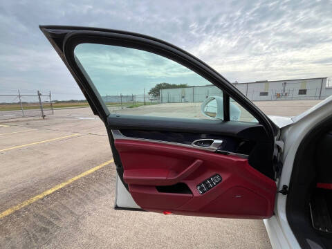 2014 Porsche Panamera 4