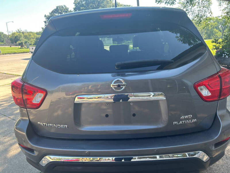 2017 Nissan Pathfinder Platinum