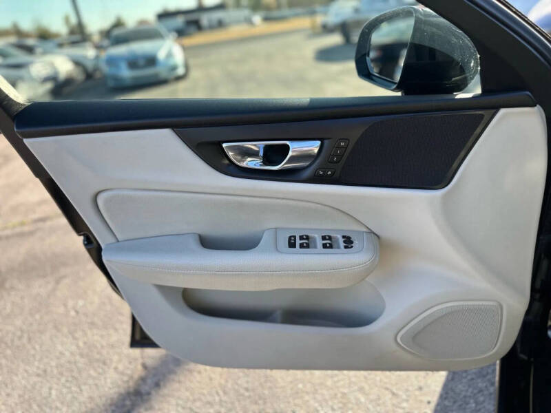 2019 Volvo S60 T5 Momentum