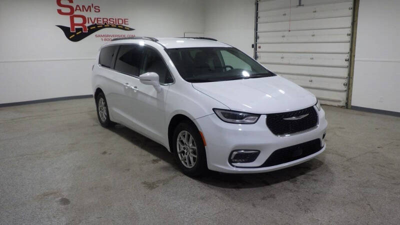 2022 Chrysler Pacifica Touring L