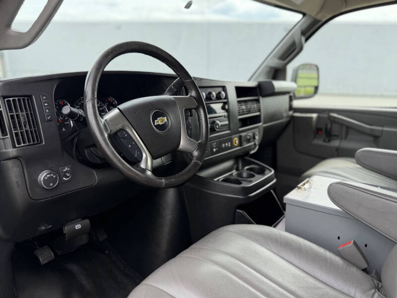 2017 Chevrolet Express 2500