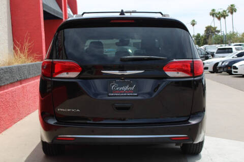 2017 Chrysler Pacifica Touring-L Plus