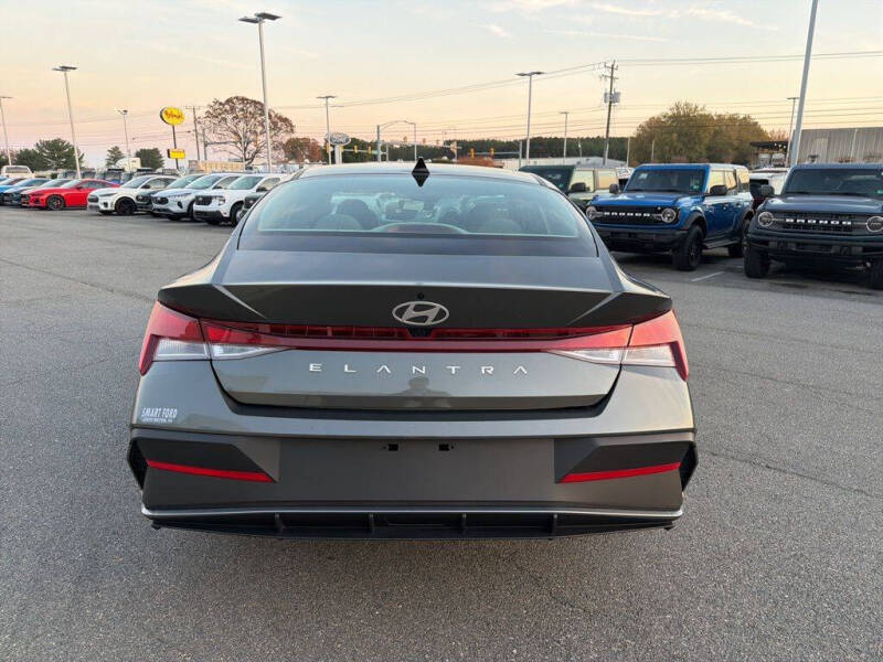 2024 Hyundai Elantra SEL