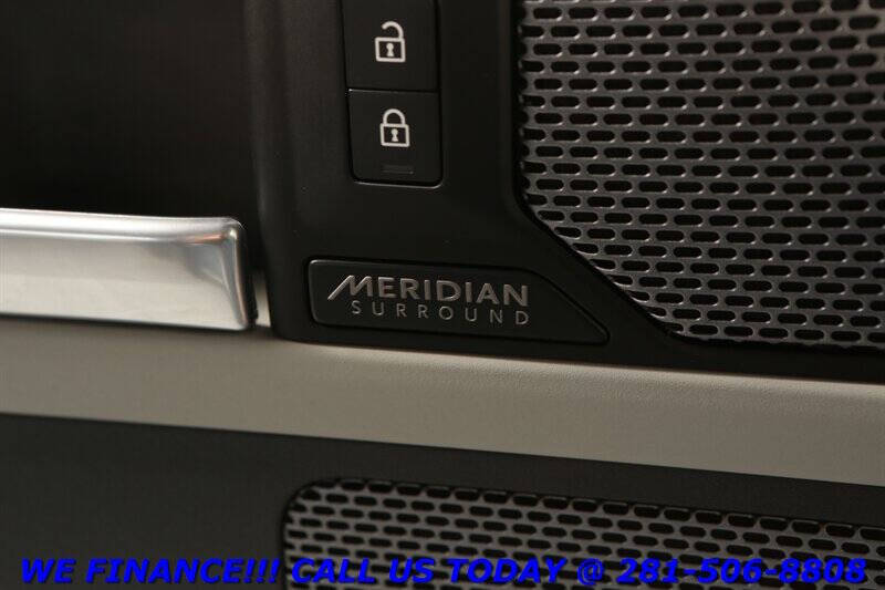 2022 Land Rover Defender 110 SE