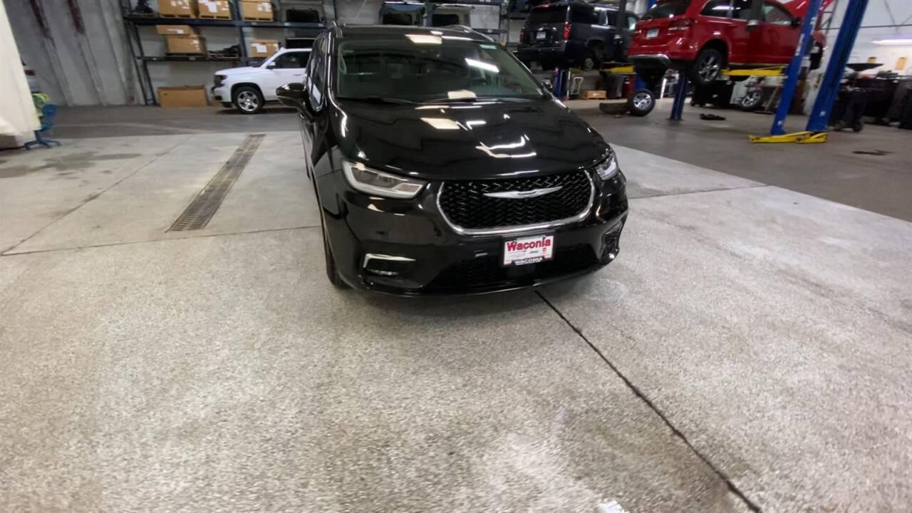 2022 Chrysler Pacifica for sale at Victoria Auto Sales in Victoria, MN