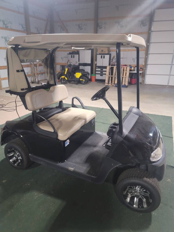 2019 E-Z-GO RXV Lithium