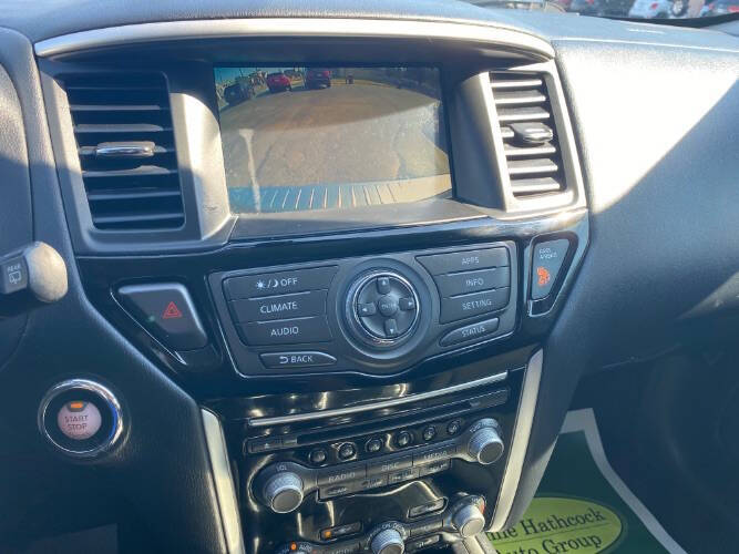 2020 Nissan Pathfinder SV