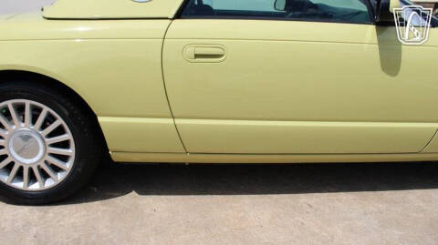 2005 Ford Thunderbird
