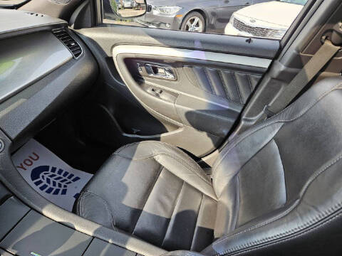 2017 Ford Taurus SEL