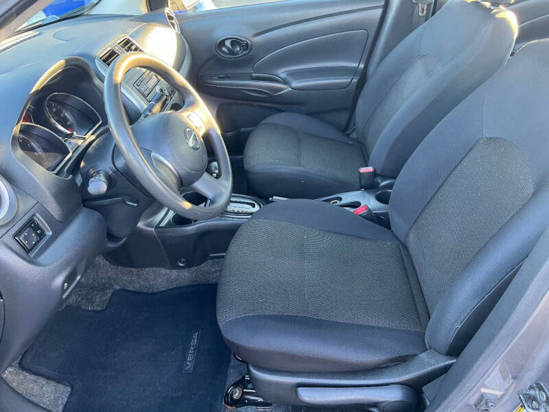 2012 Nissan Versa 1.6 SV