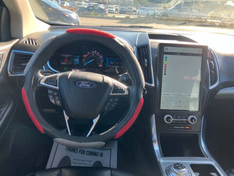 2021 Ford Edge Titanium