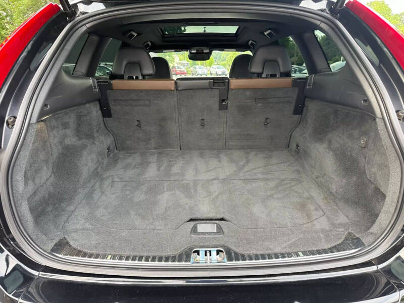 2016 Volvo XC60 T6 Drive-E Platinum