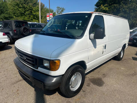 2003 Ford E-Series E-150 Base