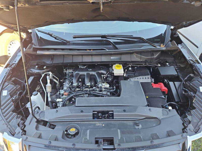 2024 Nissan Pathfinder SV