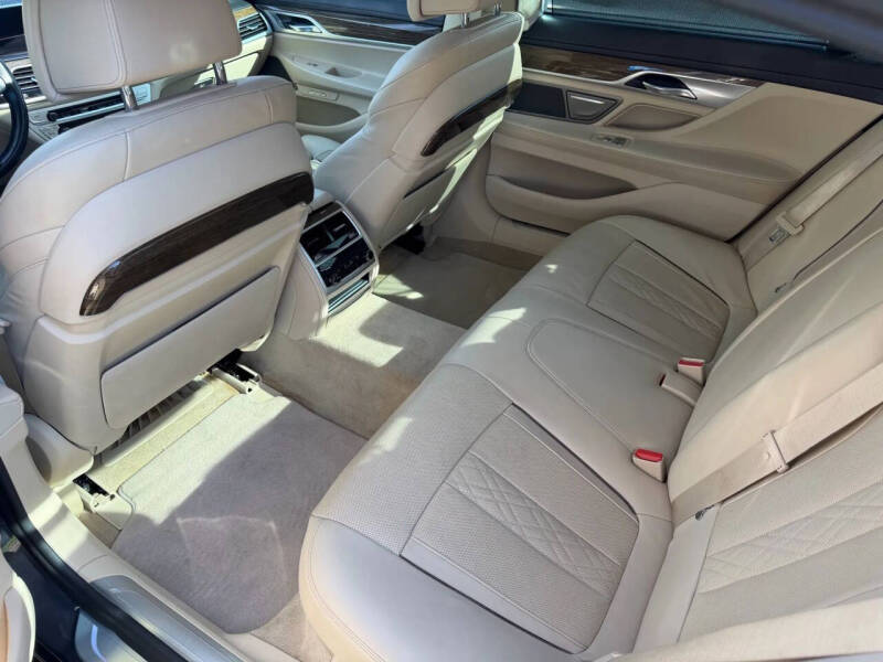 2017 BMW 7 Series 740i