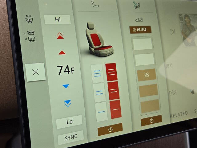 2025 Land Rover Range Rover P400 SE LWB