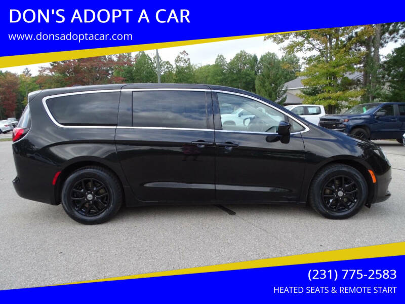 2023 Chrysler Voyager LX's photo