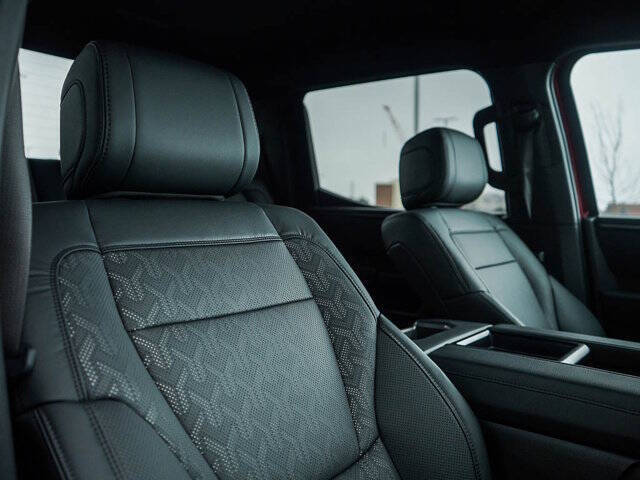 2025 Toyota Tundra Limited HV