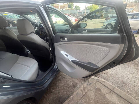 2013 Hyundai Accent GLS