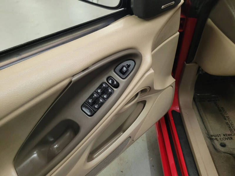 2004 Ford Mustang Deluxe