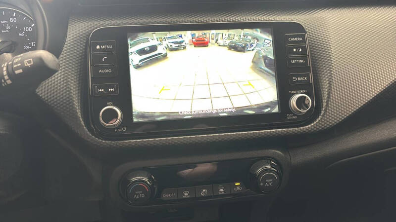 2022 Nissan Kicks SV