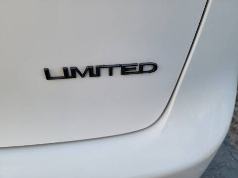 2020 Chrysler Pacifica Limited Red S