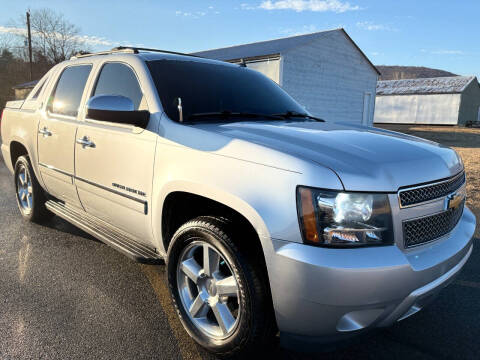 2013 Chevrolet Avalanche for sale at CAR TRADE in Slatington PA