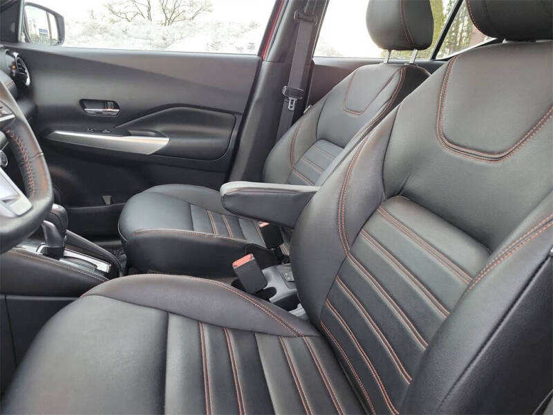 2020 Nissan Kicks SR