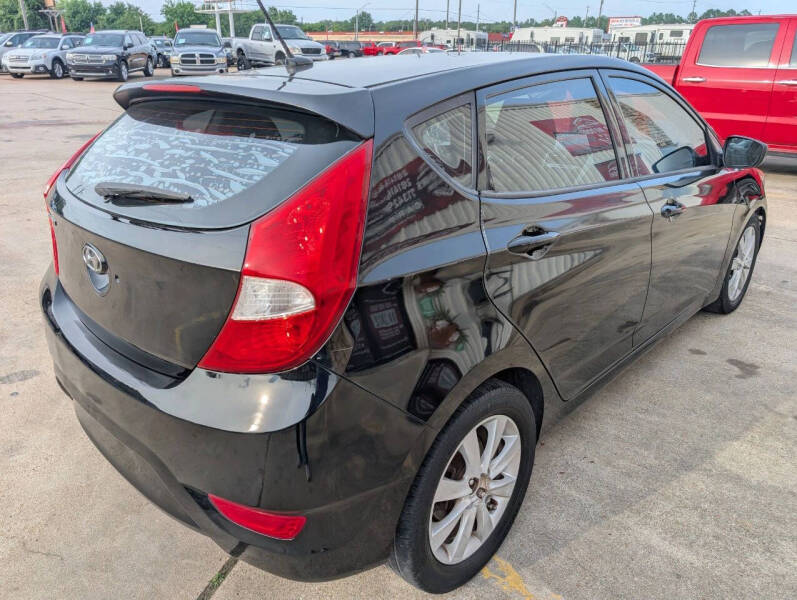 2012 Hyundai Accent SE