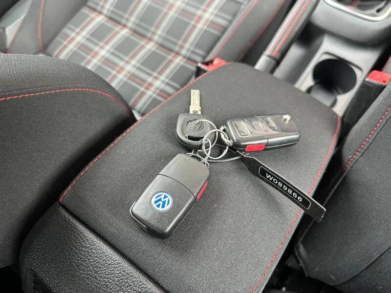 2010 Volkswagen GTI Base PZEV